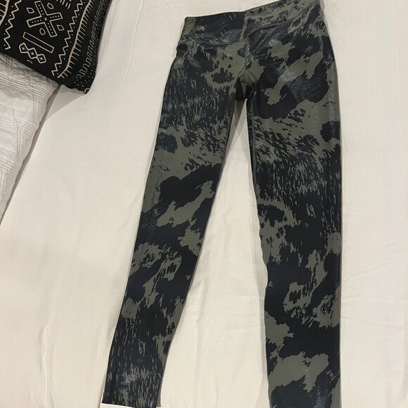 Gloss Leggings In Cow S - Picture 4 of 9